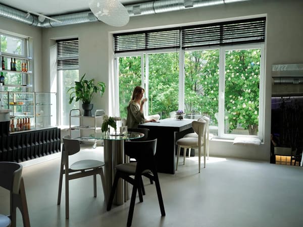 ERA Studio & Café в Луцьку