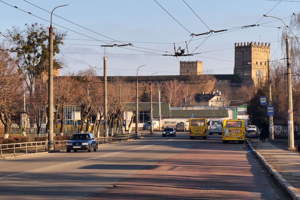 Як дістатися до Замку Любарта