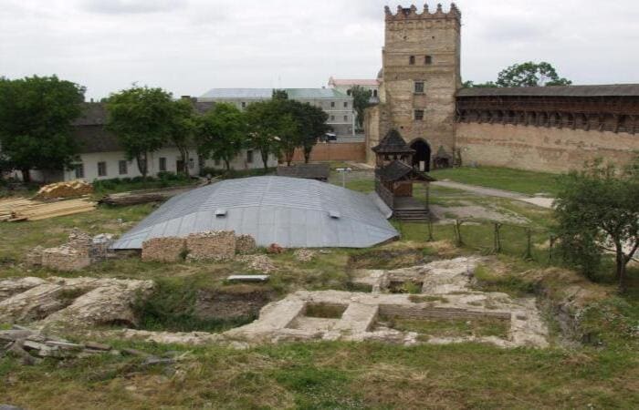 Археологічний розкоп церкви Іоана Богослова