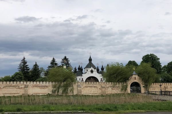 Де знаходяться Козацькі могили?