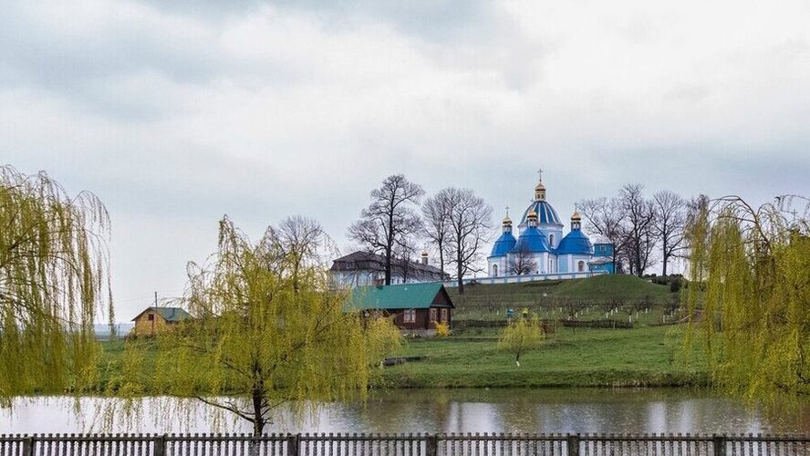 Свято-Успенський Низкиницький монастир