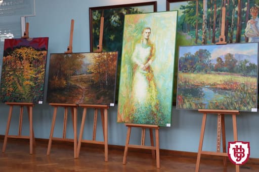 Презентація картин присвячена 153-й річниці від дня народження Лесі Українки .