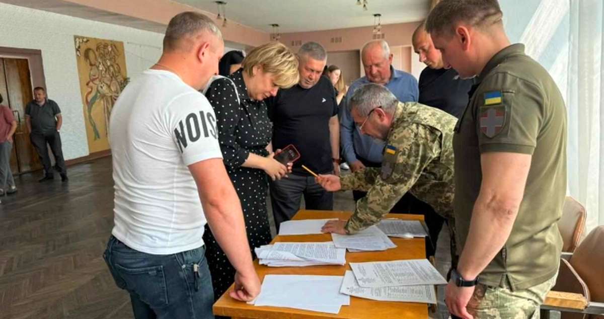 У Турійській громаді вручили повістки