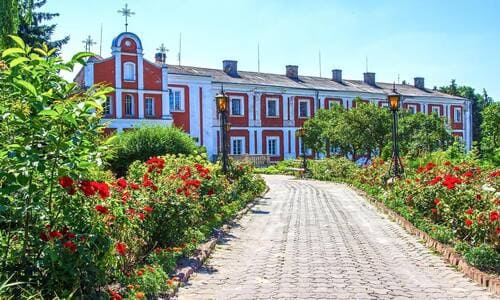 Домініканський монастир - храми та собори.